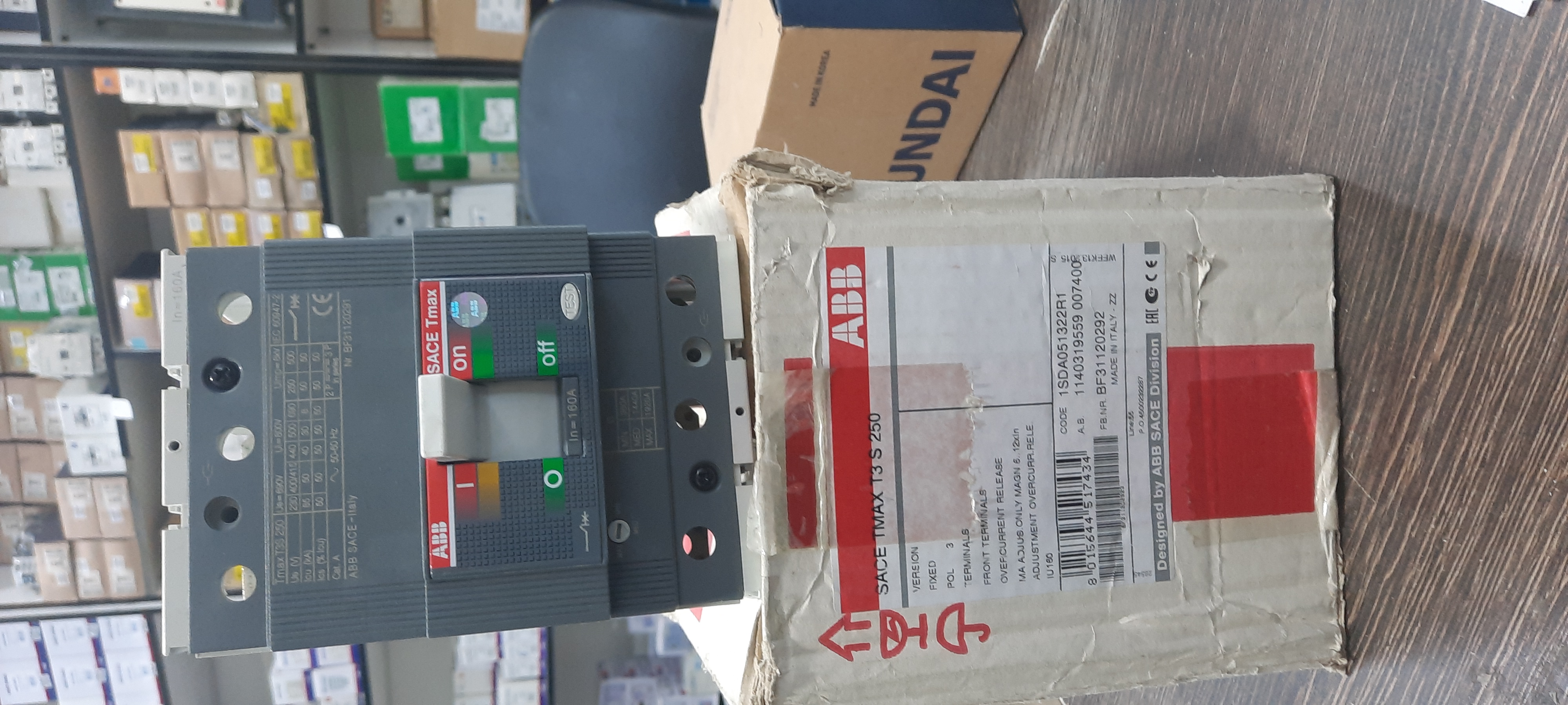 کلید اتوماتیک ۱۶۰ قابل تنظیم ABB