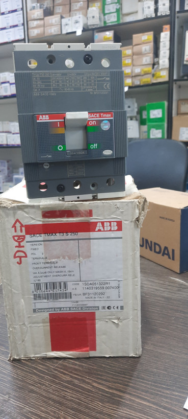 کلید اتوماتیک ABB سه پل 160 آمپرقابل تنظیم