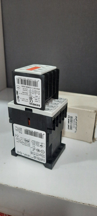 کنتاکتور فرمان زیمنس 4NO+4NC-24V-DC مدل 3RH1244-1BB40