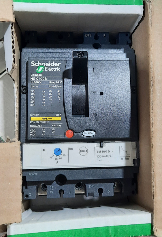 کلید اتوماتیک ۱۰۰ آمپر قابل تنظیم اشنایدر