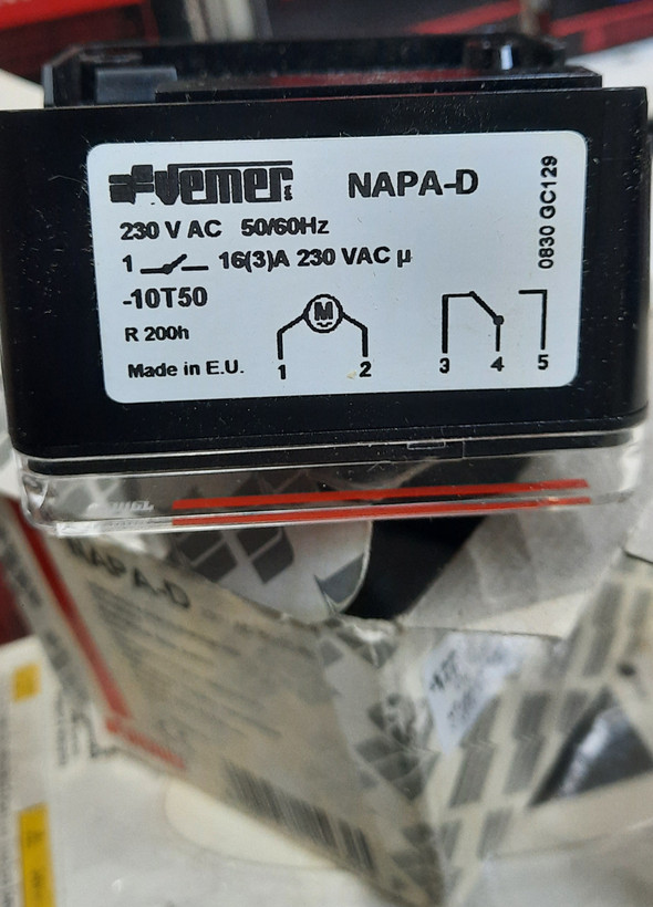 تایمر روزانه ذخیره دار آنالوگ NAPA-D