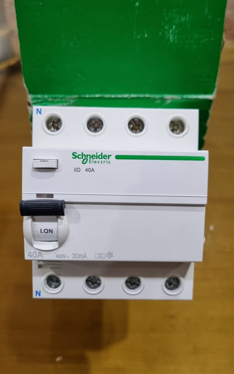 کلید محافظ جان اشنایدر الکتریک