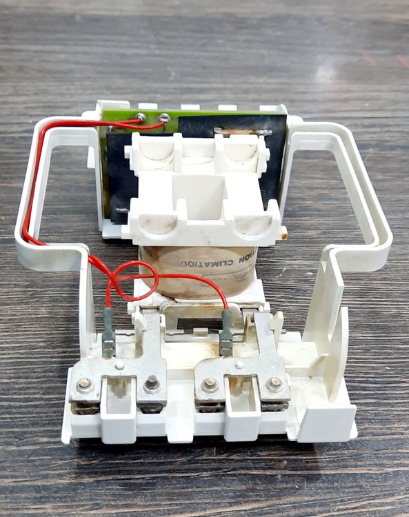 بوبین کنتاکتور اشنایدر