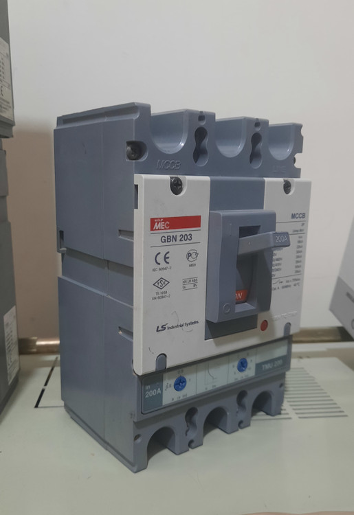 کلید اتوماتیک 200 قابل تنظیم ال اس