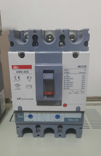 کلید اتوماتیک ۲۰۰ قابل تنظیم ال اس