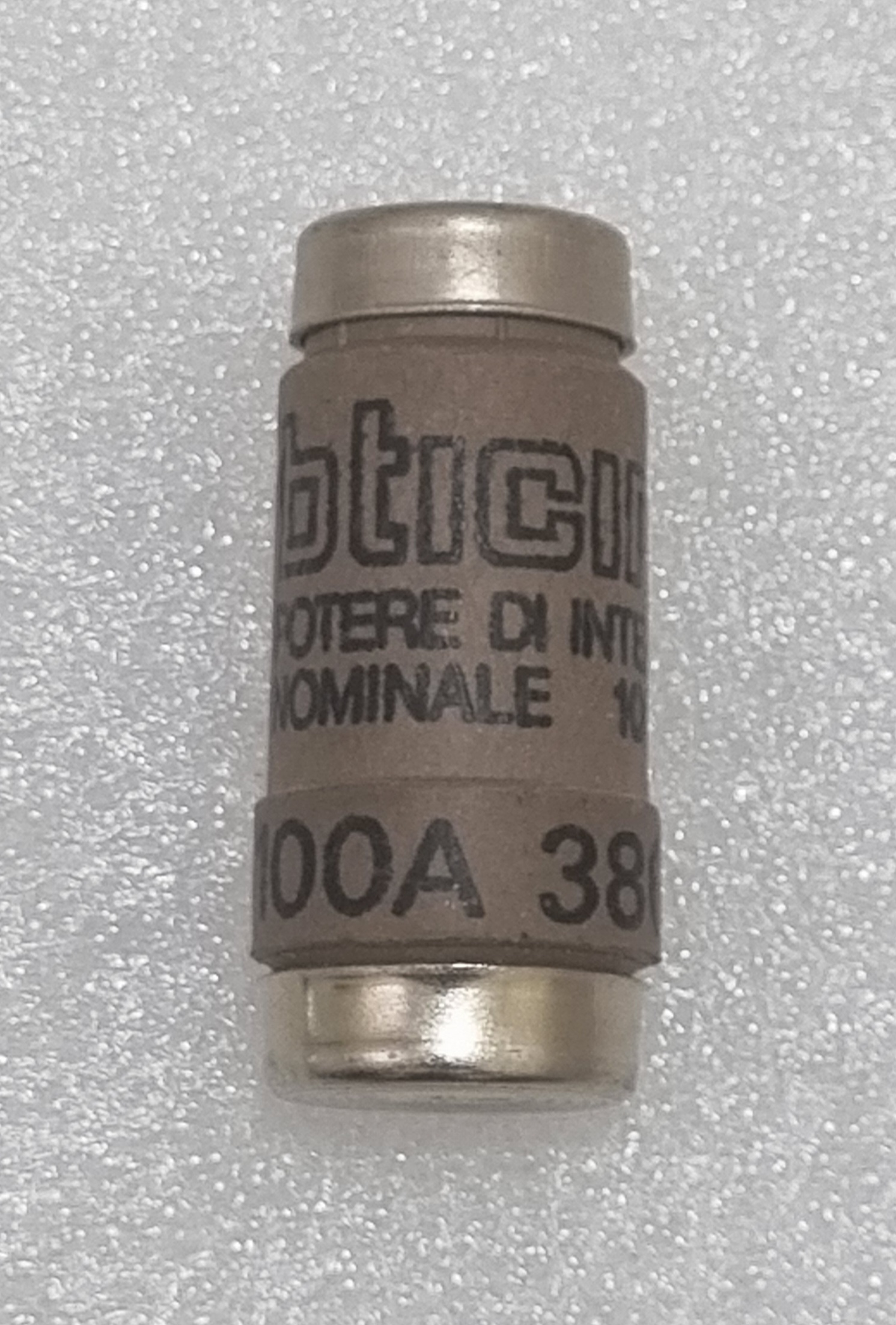 فیوز ۱۰۰ آمپر