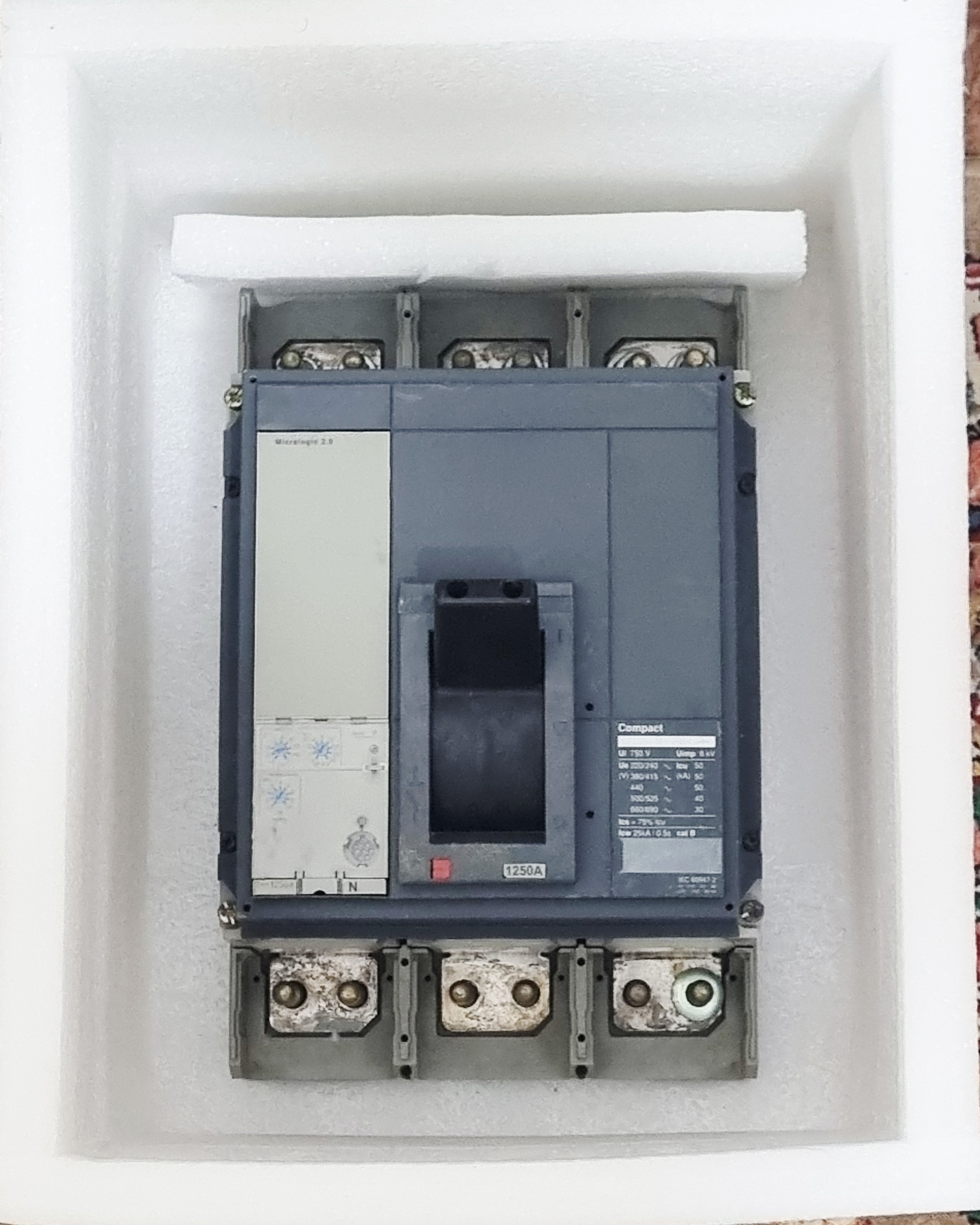 کلید اتوماتیک 1250 کمپکت اشنایدر