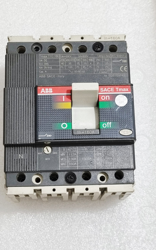 کلید اتوماتیک ۱۶۰ آمپر قابل تنظیم ABB چهارپل