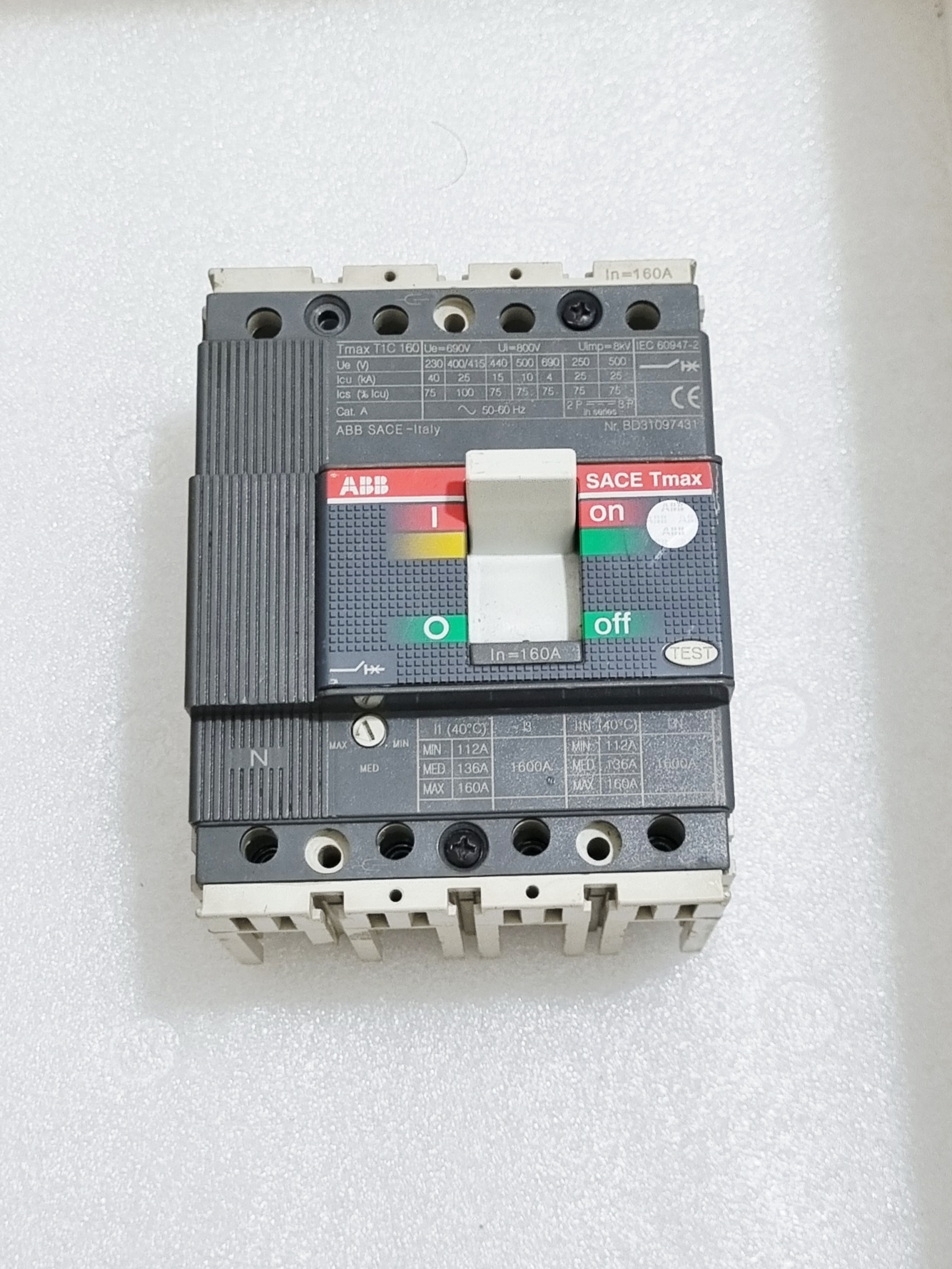 کلید اتوماتیک ۱۶۰ آمپر 4پل قابل تنظیم ABB