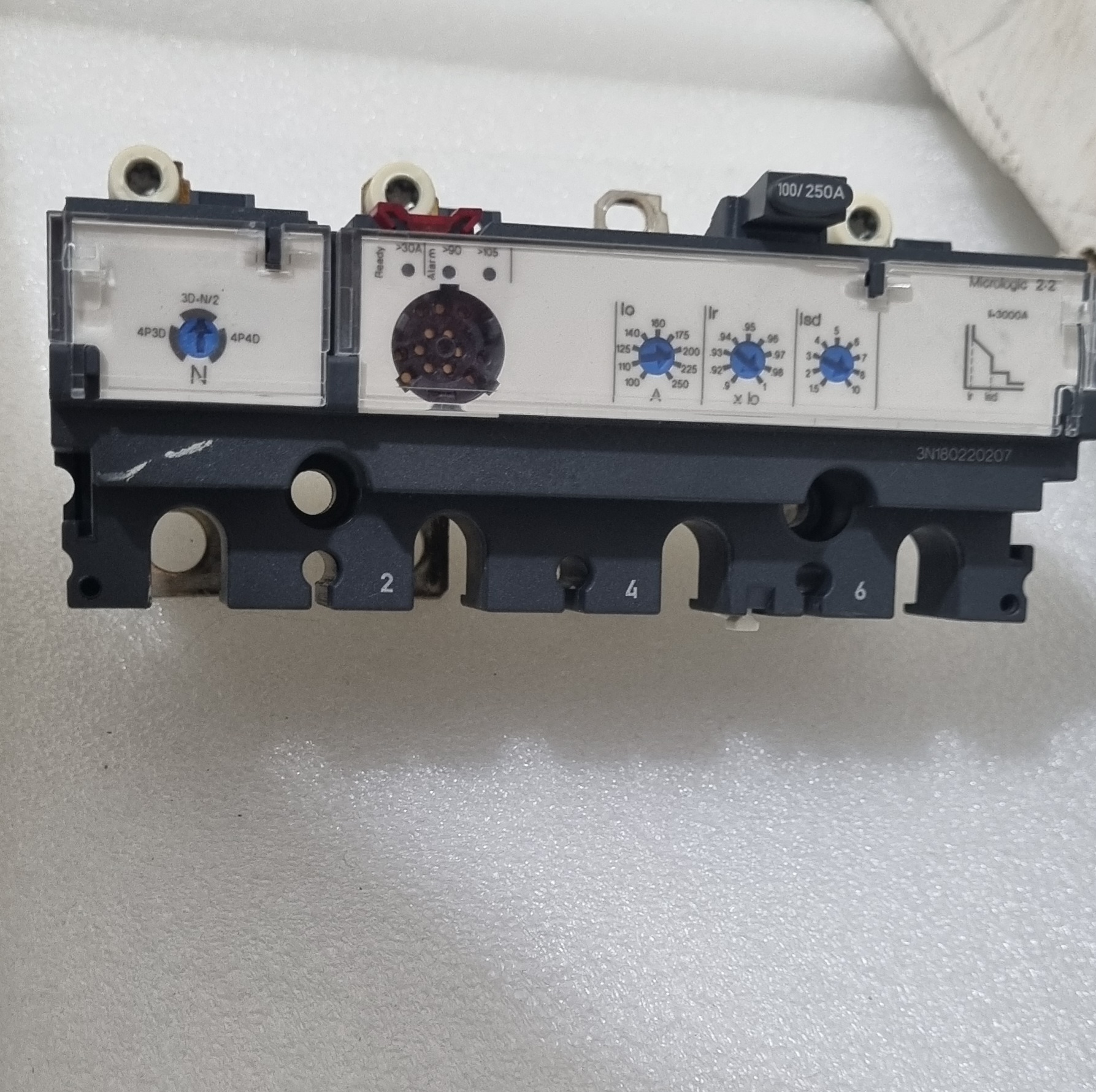 میکرولاجیک ۱۰۰/۲۵۰ اشنایدر