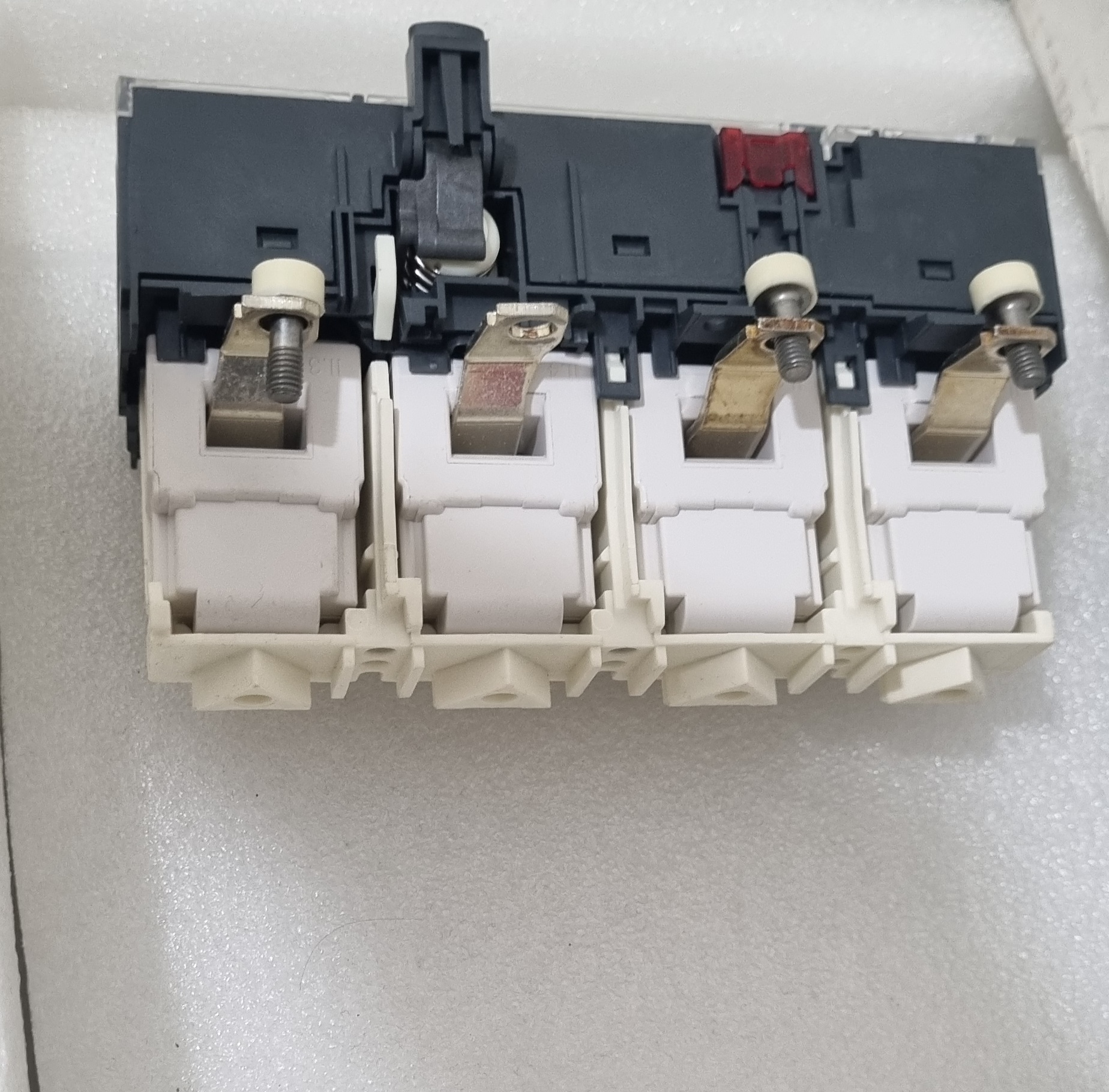 میکرولاجیک کلید کمپکت اشنایدر الکتریک ۴پل